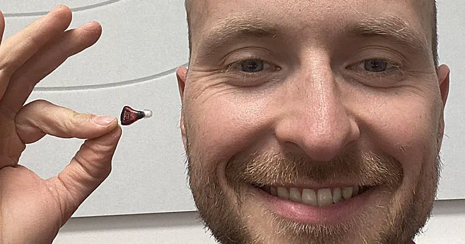 How to Insert and Remove In The Ear Hearing Aids